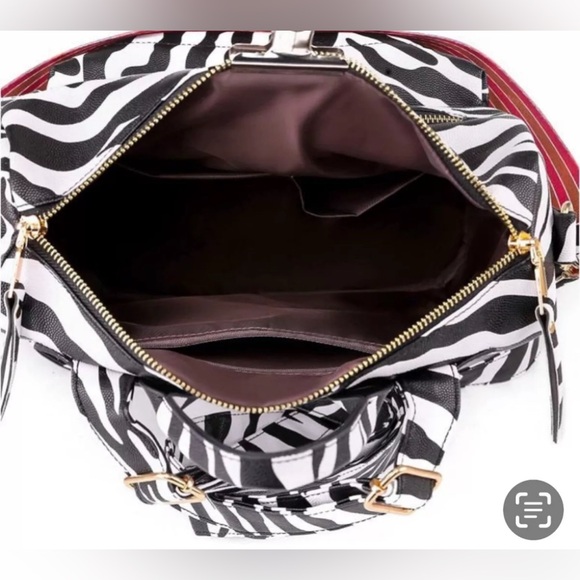 Mi-Mi’s Closet Zebra Pattern Faux Leather Backpack Style Color Guitar Strap - Picture 2 of 5